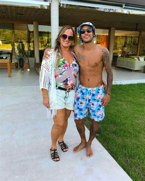 neymar and his mom